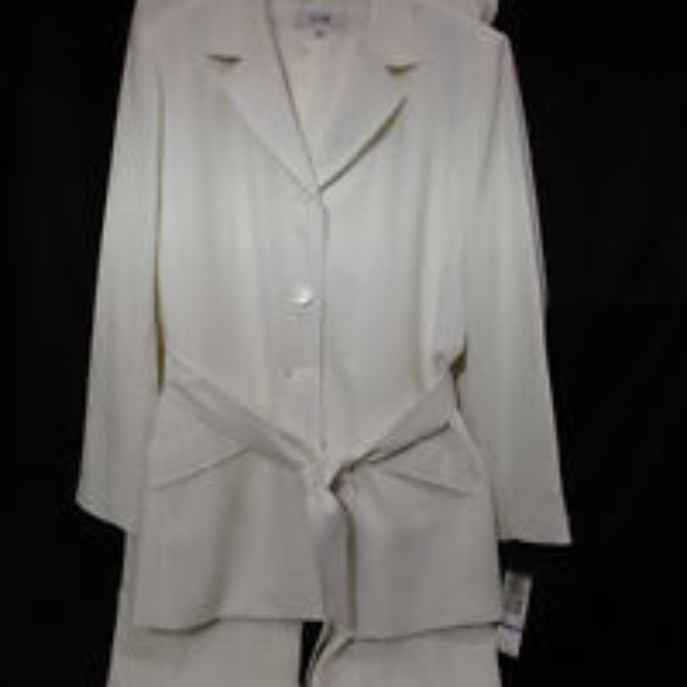 LE SUIT "Magnolia" Ivory 2 Piece Pant Set